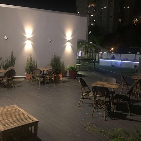 Avia Hotel & Resort Yehud-Monosson Extérieur photo