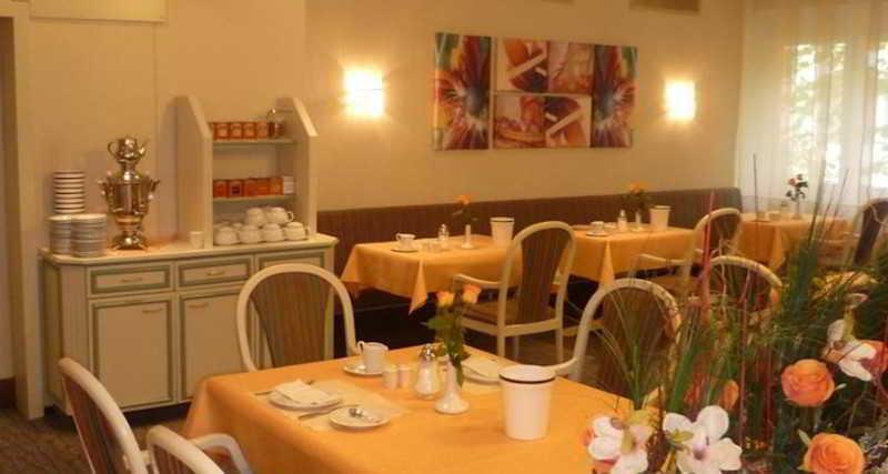 Avia Hotel & Resort Yehud-Monosson Extérieur photo