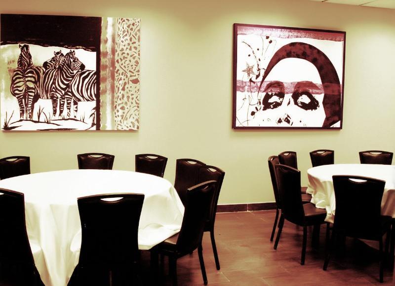 Avia Hotel & Resort Yehud-Monosson Extérieur photo