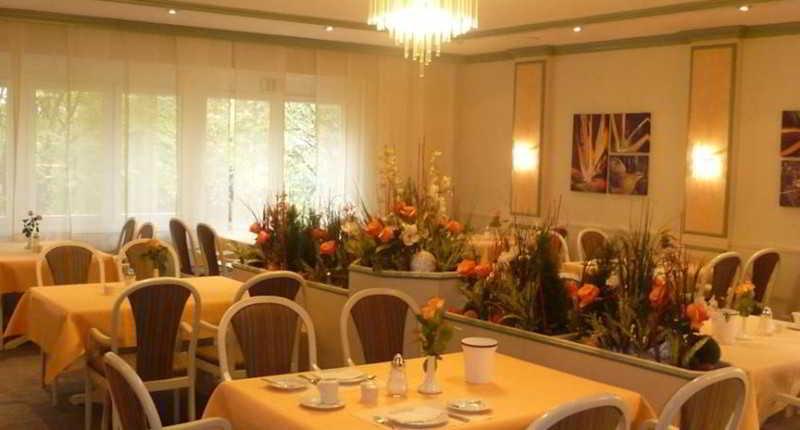 Avia Hotel & Resort Yehud-Monosson Extérieur photo